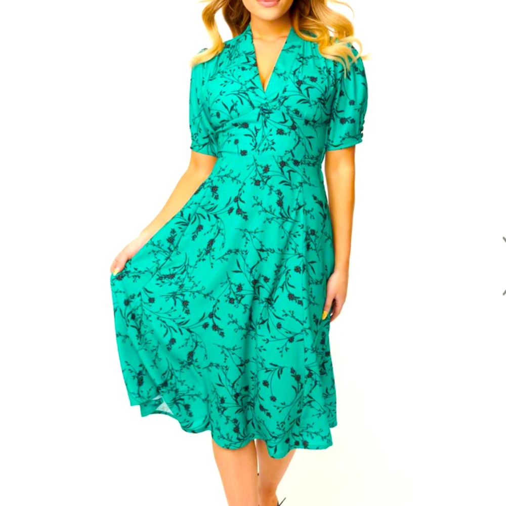 Unique Vintage 1940s Style Green & Floral Swing Dress Size M Like new!